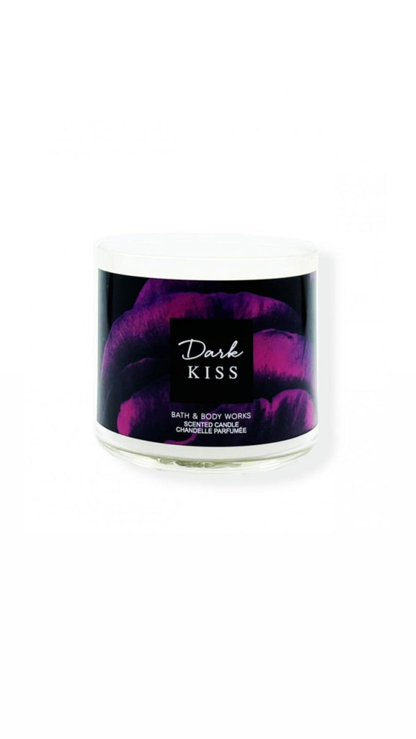 شمعة ثلاث فتلات برائحة Dark Kiss Candle